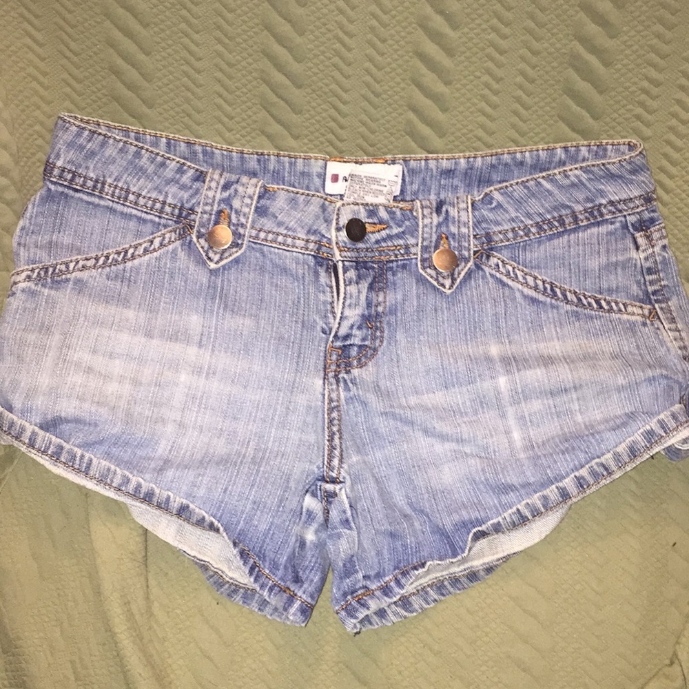 JUNIORS DENIM JEAN SHORTS SIZE 9/10
